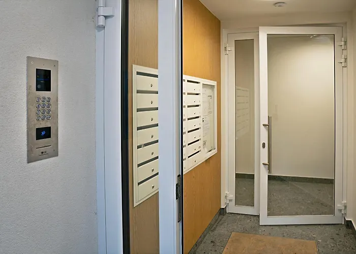 Ur4N Apartment - Heltmana